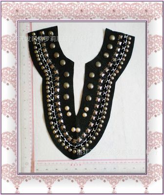 手工钉铜片亚克叻含链条衣领 传统工艺与时尚魅力的融合